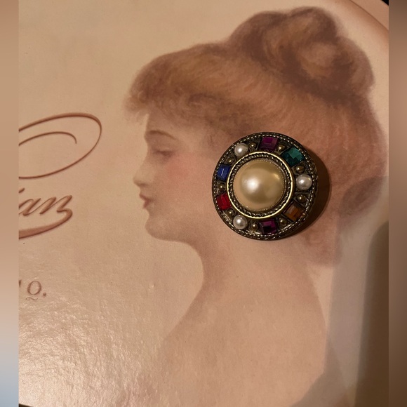 Jewelry - Vintage Multicolor Brooch with Pearl Accent